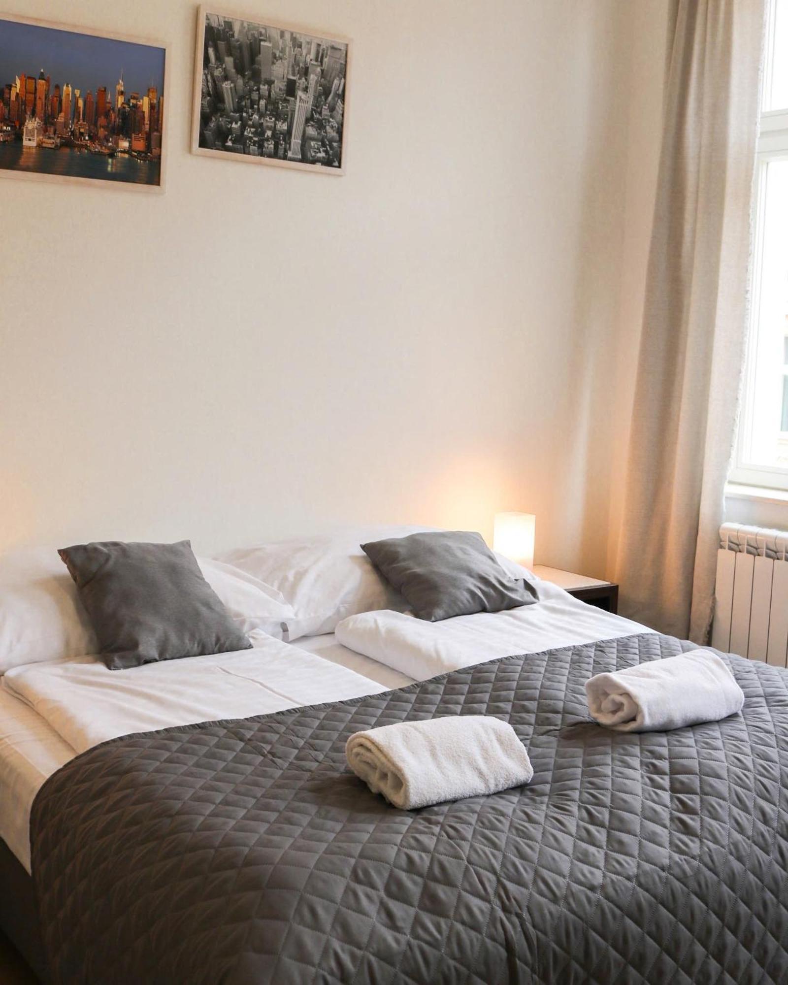 Rose Suites And Rooms Praga Exterior foto