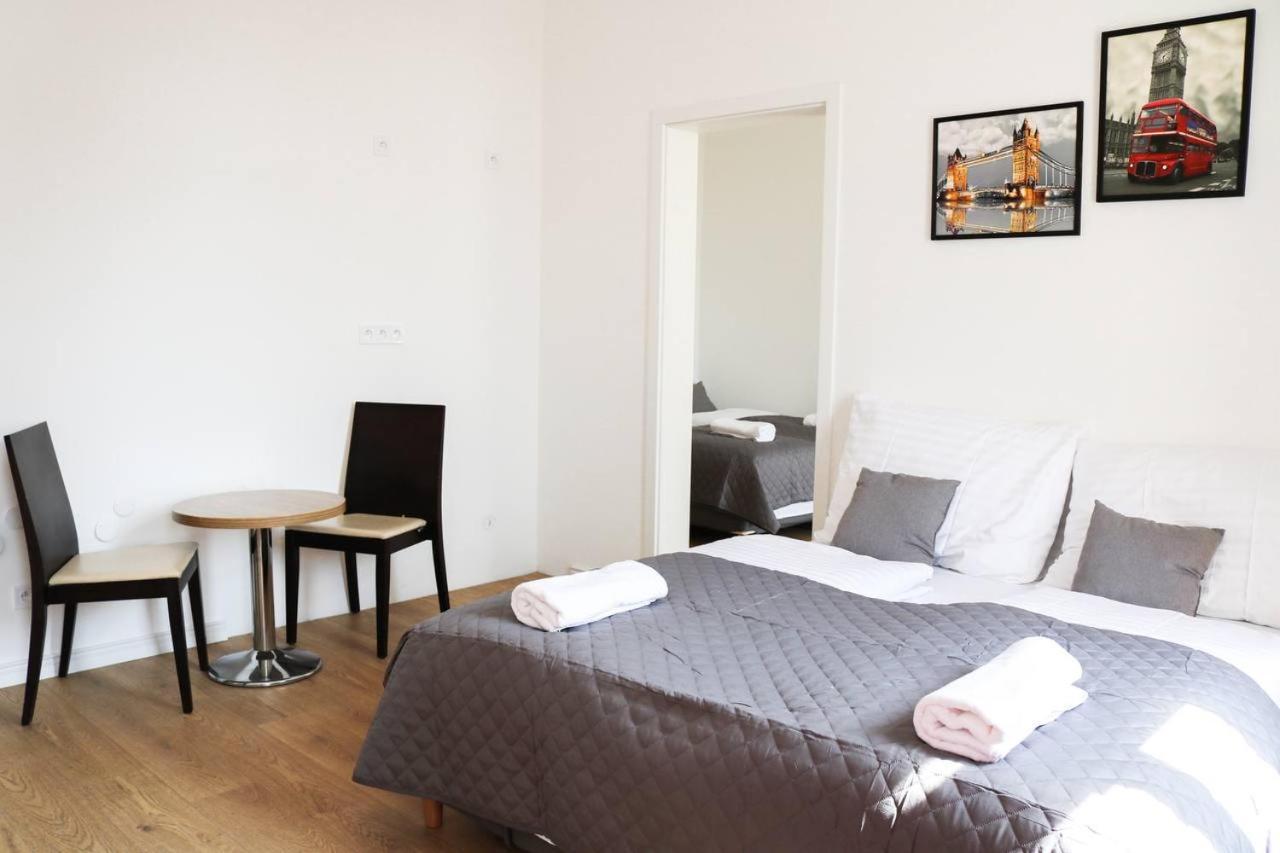 Rose Suites And Rooms Praga Exterior foto